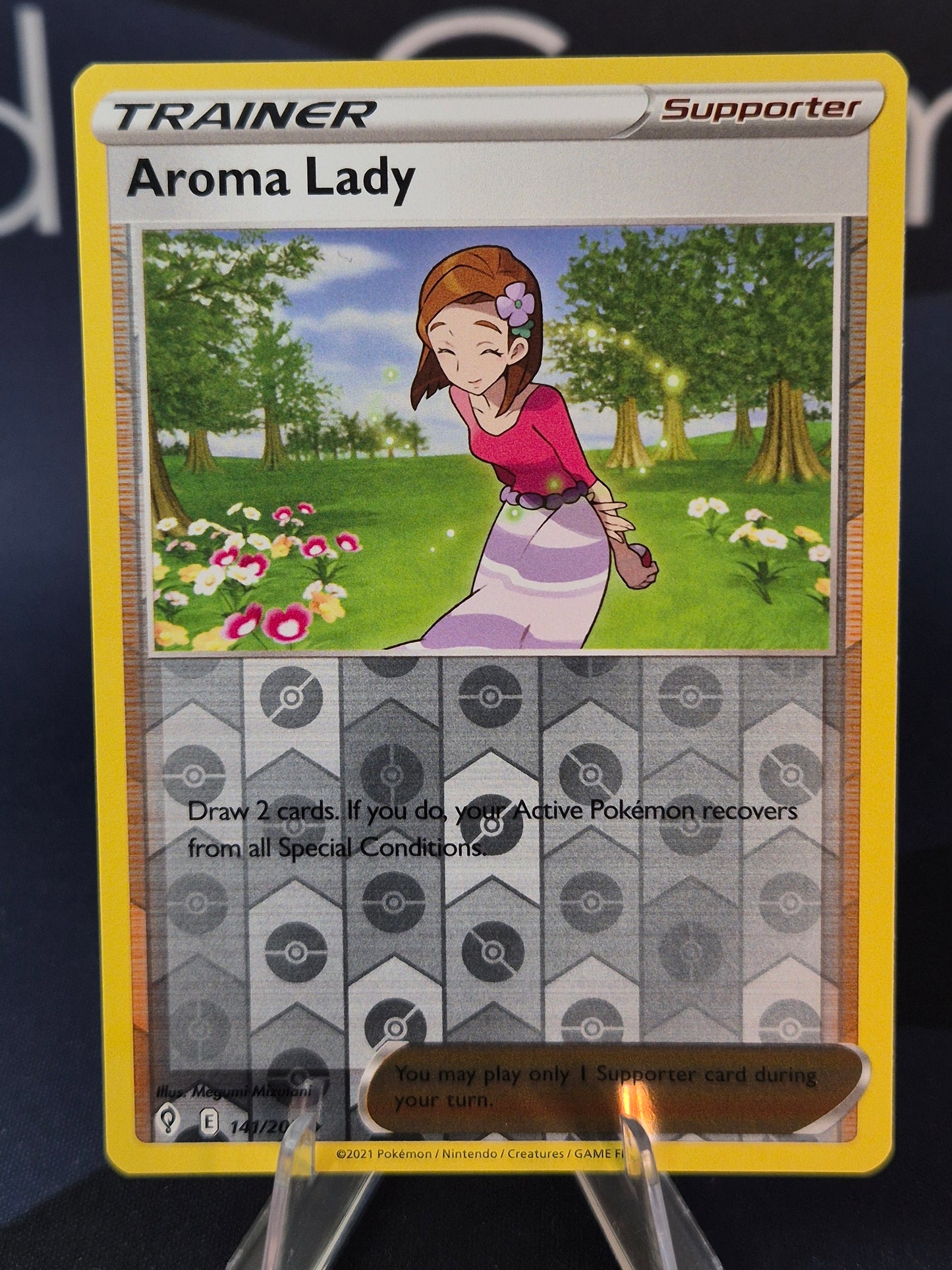 Aroma Lady 141/203 Evolving Skies Reverse Holo
