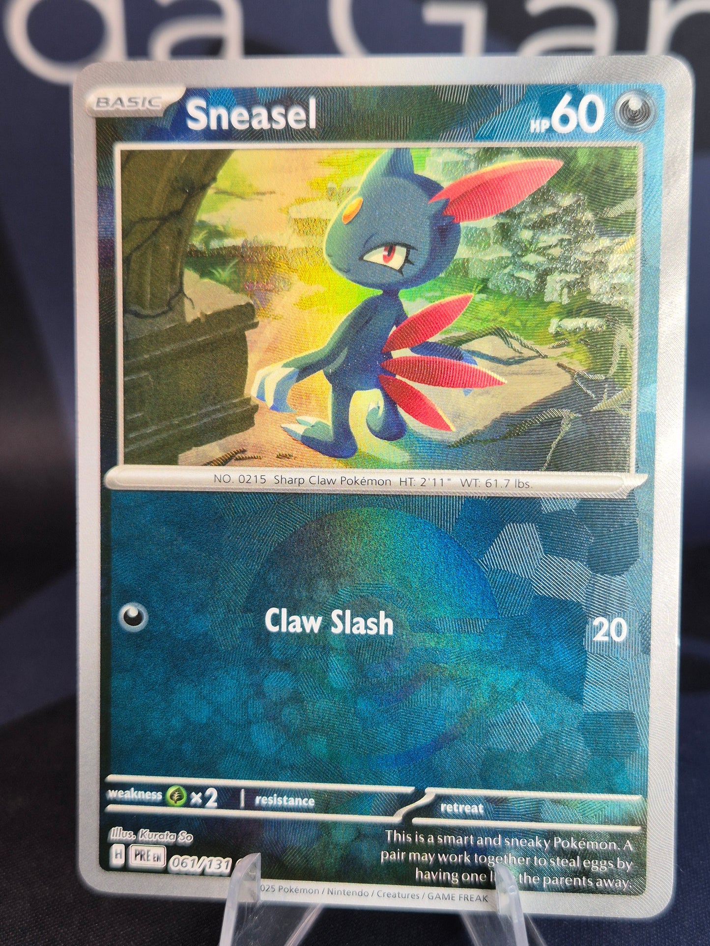 Sneasel 061/131 Prismatic Evolutions Pokeball Reverse Holo