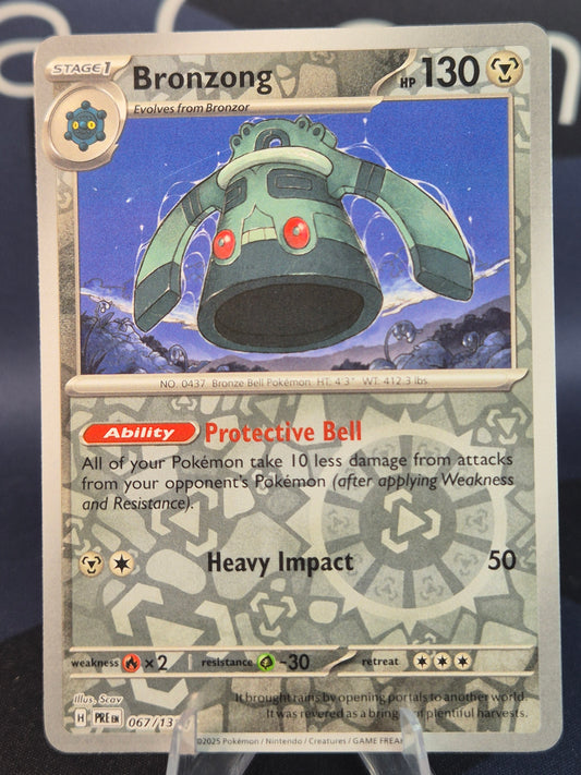 Bronzong 067/131 Prismatic Evolutions Reverse Holo